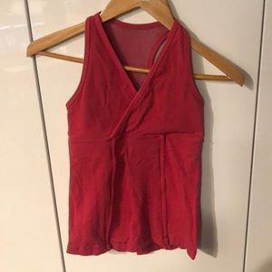 🎄 2/35$🎄 Lululemon hot pink top size 4